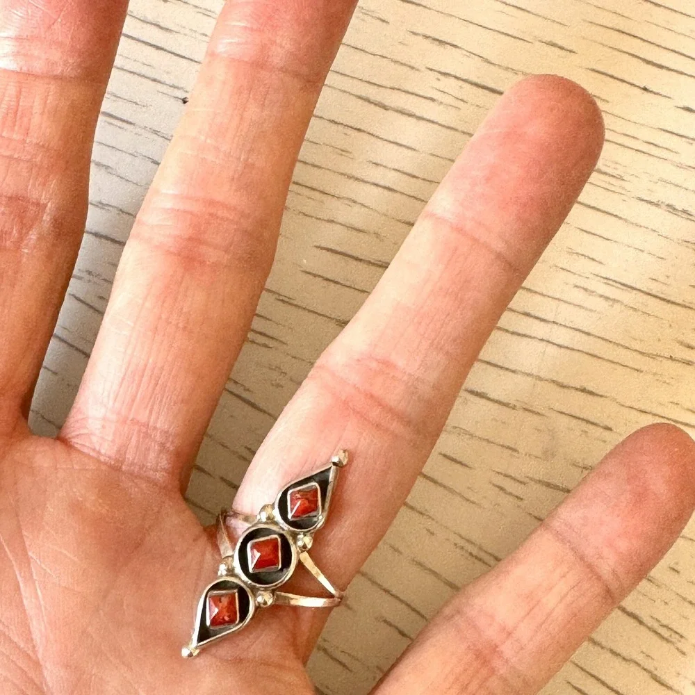 Native American Red Coral Ring Sz 7.5 Sterling FC‎ Fred Cachini Zuni Long